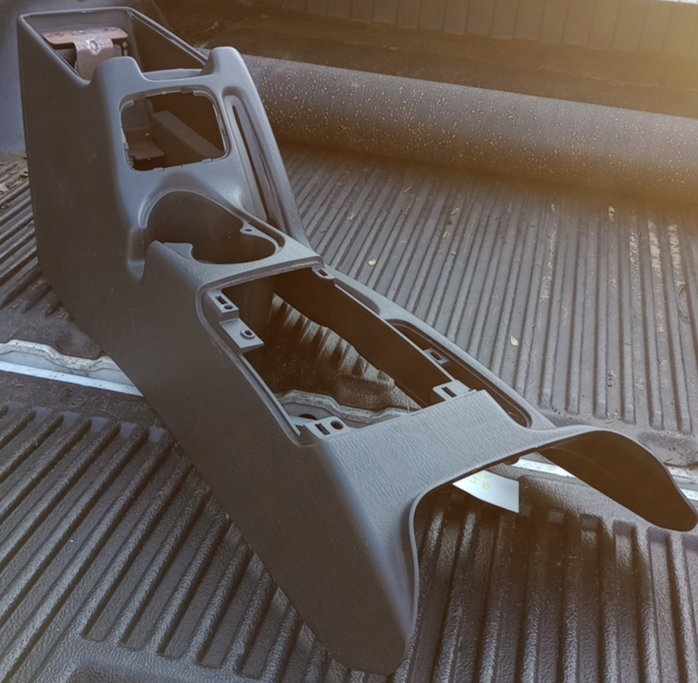 02-04 JEEP LIBERTY BARE CENTER CONSOLE AUTO TRANS 4X4 DARK GRAY